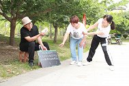 脑筋急转弯，老板信心满满赚大钱，没想大妈秒答出，赢1000