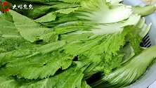 腌芥菜最快速做法，不放任何调料，泡一泡就能吃，又黄又脆