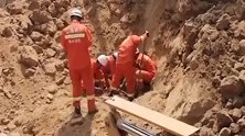 山西平遥一储藏窖发生坍塌致4人被埋 官方：已致3人死亡