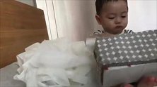 小宝宝vs纸巾盒，这个画面保证每位宝妈都见过！