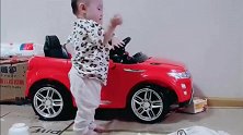 龙凤三胞胎就开始打架，妹妹们你们慢慢打，哥哥就不参与了