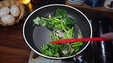 鸡肉的家常做法，简单又好吃的鸡肉炒红薯叶，超级开胃