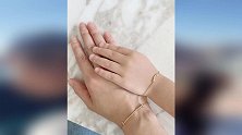 林心如霍建华甜蜜自拍秀恩爱 女儿小海豚戴万元手链小手肉嘟嘟