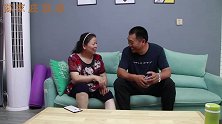 霞想给小凡说亲，龙龙爸一听相亲对象是芳芳立马打退堂鼓，为啥？