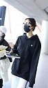 机场直拍！任敏素颜戴大框眼镜乖巧呆萌被曝将搭肖战演《朱颜》