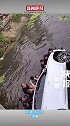3名大人1名孩子全部获救！湖北 1轿车落水 路过群众合力抬车救人！感谢你们 陌生人！（来源 环球网 ）