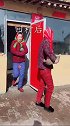 小姐姐们实力演绎回村前和回村后的变化，画面搞笑又真实！