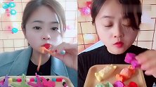 美女直播吃彩色冲锋枪糖果，各种口味任意选，是我向往的生活