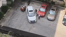 【湖南】男司机小区倒车入库失败几十次 情急之下的动作笑翻网友