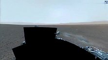 来跟随好奇号探测器看看火星真实的表面吧!