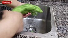 气温升高生鲜店大量上架丝瓜，做道【金沙丝瓜】清甜咸香比吃肉香