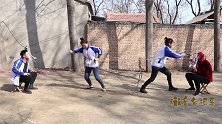 童年短剧：黑妞和小伙伴玩游戏，结果黑妞使出杀手锏，反败为胜