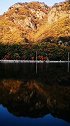 金秋五彩湖，醉美关门山。（存货）