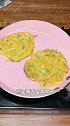 孩子不喜欢吃蔬菜，那就做成饼，一口气吃三个！