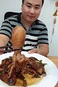 吃货吃八爪鱼，满满的大米真棒，太香了