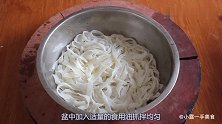 大厨教你“炒河粉”的简单做法，不散不烂不油腻，一盘不够吃