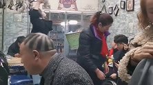 公公去新开的店理发，没想到理完后头发就这样了，笑死人不偿命！