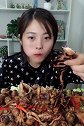 吃货吃章鱼足，像不像牛尾巴！