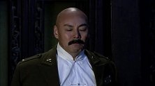 正当朱化承要杀死于守业，门外传来枪声