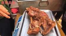 夫妻一天卖几百斤卤菜，猪头肉35元一斤徒手抢热肉想吃全靠抢