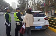 车上装上这个被交警罚200？司机：从正规渠道买的，为啥扣分