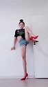 绝活表演，美女一个动作征服了我！