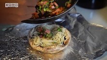 在民宿烹饪中西创意料理，为空姐房主庆生