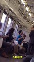 日本男子手机掉入电车便池 原来日剧日漫里的反应在他们的现实生活中真的是一点都没骗人啊