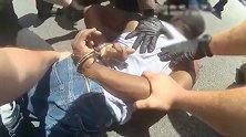 又一非裔男子被警察电晕大喊“无法呼吸” 背后原因令人无语