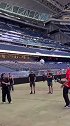 汉密尔顿爵士与法拉利F1车队现身伯纳乌球场