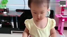 小暖宝自己玩起过家家了，一直自言自语的太可爱了