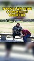 因害怕校花女友被人挖墙脚，小伙将其喂到300斤：婚后睡塌三张床热门