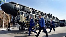 俄向美展示头号导弹，射程1.8万公里，可携千万吨级核弹头突防