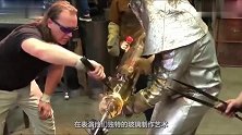 玻璃工艺品制作过程看着有多爽通红的一团加上去，看着太绚丽