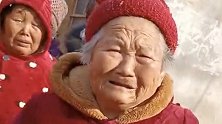 安徽阜阳：80岁母亲含泪扒车窗送嫁，女儿一声妈让人泪目