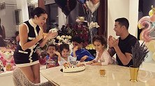 狗粮喂饱！C罗全家庆祝乔妹27岁生日 浪漫烛光晚餐羡煞旁人