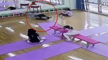 安徽合肥：舞蹈老师倒地抽搐，7岁女孩机智举动救下她