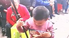 小男孩这么优秀，二胡鼻祖见了都得甘拜下风