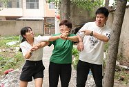 邻居主动帮农村小伙联系砖厂，钱付完却发现全是旧砖！小伙大怒