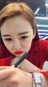 美女看书学以致用，美女感觉很快乐