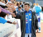 足球-17年-50岁零8个月！三浦知良再刷新J联赛最年长出场纪录-新闻