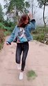 网红小姐姐在回家路上跳起了舞，眼前这一幕，看完不准收藏！