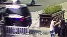 女子被小区保安“刁难”，老公带朋友“寻仇”，3人群殴保安出气
