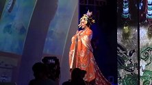 钟丽缇与好友陶红打卡平遥 亲密无间胜似姐妹花