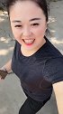 大摇大摆漂在人海随着心情放肆嗨，别服输跟着脚步，要爱你就来