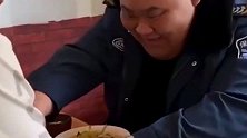 吃货吃饭速度，一大碗面条以最快的速度下肚，但这也只是个半饱！