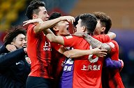 中超-孙世林世界波绝平莫雷诺失点 上港6-5点球淘汰申花