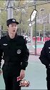 实习法警王一博的新职业体验！警服一穿六亲不认超帅