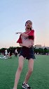 姑娘体育场跳段动感舞蹈，动感带劲，美美哒