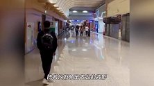 林志颖带老婆出国旅行，车祸后手臂不能提重物，陈若仪主动拿行李